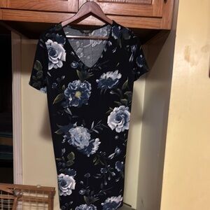 Christian Siriano Black and Blue Floral Midi Dress. Size Medium.